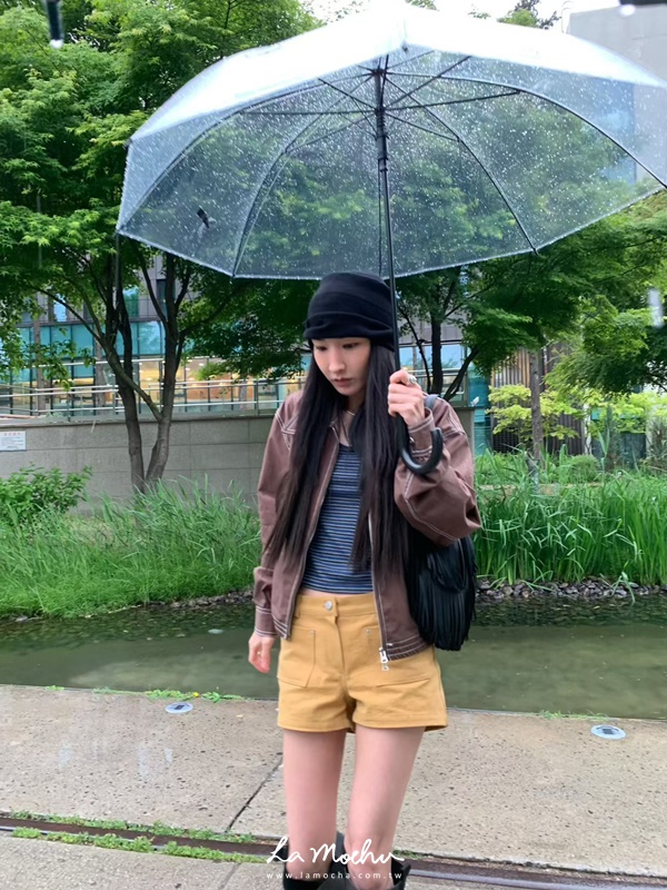 蠟筆色方口袋鉚釘短褲